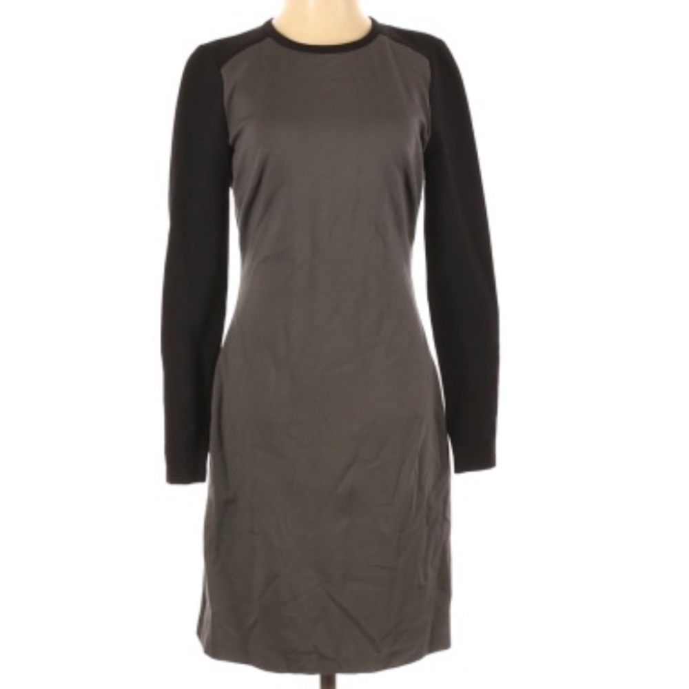 NWOT Banana Republic Dress Size 0.Lots of stretch! Gray front Black sleeves/back